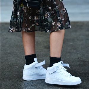 white high top air forces women's